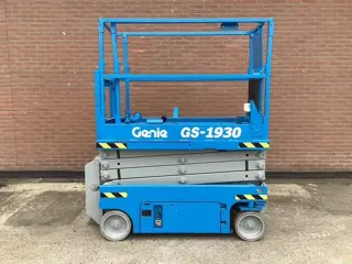 Schaar hoogwerker Genie GS1930 (nieuwe batterijen)