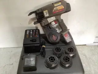 Vlechtmachine op accu MAX RB655