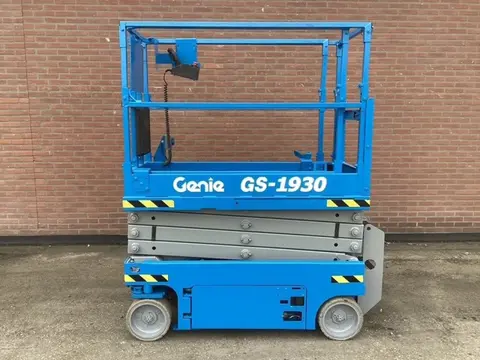 Gebruikte schaar hoogwerker Genie gs1930(nieuwe batterijen)