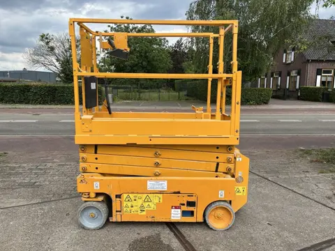 Gebruikte schaarhoogwerker Genie GS1932