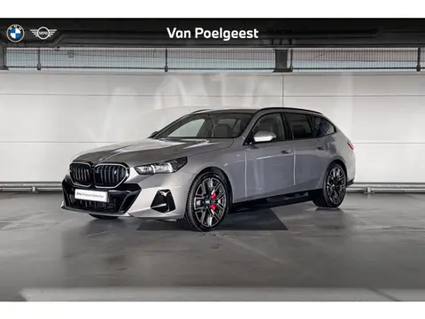 BMW i5 Touring xDrive40 84 kWh | M Sportpakket Pro | Innovation Pack | Comfort Pack