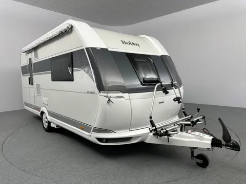 Hobby De Luxe 460 SFF Queensbed Mover Zakluifel Dakairco
