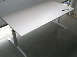 1x Slingerbureau B161xD80cm