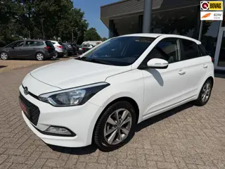 Hyundai I20 Automaat, Navi, camera, Cruise control. LDS, Bluetooth, etc