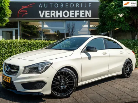 Mercedes-Benz CLA-klasse 180 OrangeArt Edition - AUTOMAAT - XENON - STOEL VERW - TREKHAAK -