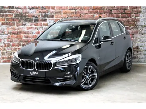 BMW 2-serie Active Tourer 218i Executive Sport Line Automaat / Navigatiesysteem / Trekhaak / Sportst