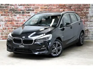 BMW 2-serie Active Tourer 218i Executive Sport Line Automaat / Navigatiesysteem / Trekhaak / Sportst