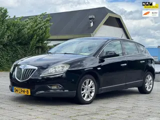 Lancia Delta 1.4-,airco, navigatie, cruise Controle, aluminium velgen