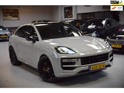 Porsche Cayenne Coupé 4.0 Turbo V8 E-Hybrid Panoramadak|Keramisch|My 2024|Nwp.244000|Org.NL|1e Eig.|