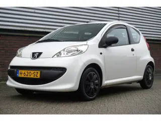 Peugeot 107 1.0-12V XR APK 8-1-2027/NETTE STAAT.