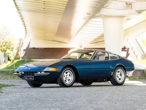 Ferrari 365 GTB/4 Daytona Berlinetta by Scaglietti