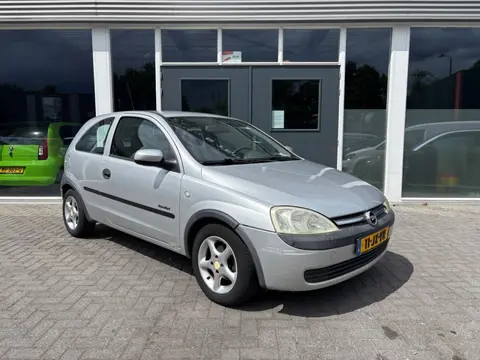 Opel Corsa 1.2-16V Comfort / L.m Velgen / Airco