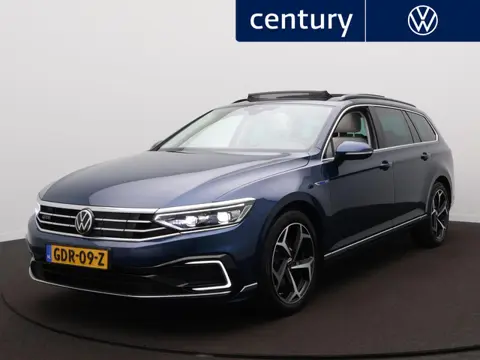 Volkswagen Passat Variant 1.4 TSI PHEV GTE Business / Panodak / Elek. Trekhaak / 360 Camera / Sfeerv