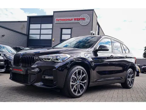 BMW X1 XDrive25e eDrive Edition | M-pakket | HuD | Panorama | Harman/Kardon | Adaptieve Cruise | Mem