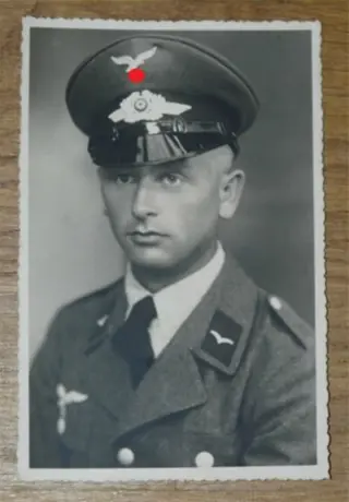 Fotopostkaart van een Luftwaffe Flieger, Jager (soldaat).