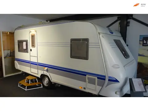 HOBBY Excellent 460 UFe 2005 VASTBED RONDZIT MOVER TOP