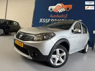 Dacia Sandero 1.6 Stepway / bj.2012 / kleur: grijs / airco / sportvelgen / 5 deurs / stereo/NAP met 