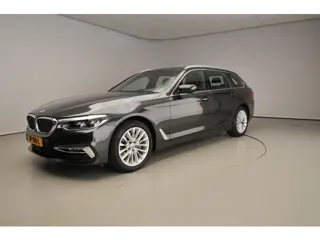 BMW 5 Serie Touring 520i Luury Line / HIFI / Park assist / Leder / Trekhaak / Comfortstoelen / LED /
