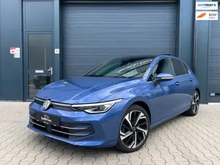 Volkswagen Golf 1.5 eTSI 50 jähre Edition |PANO|CAMERA|HUD|KEYLESS