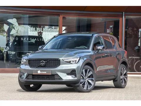 VOLVO XC40 2.0 B3 ULTRA DARK PANO / 360 CAMERA