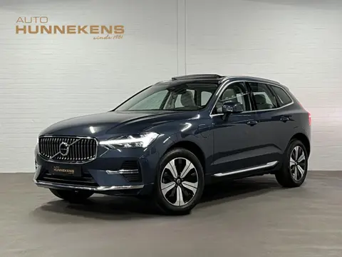 Volvo XC60 2.0 T6 Plug-in hybrid AWD Core Bright Adapt. cruise control | Open dak | Stuur-/Stoelverw