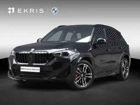 BMW X1 sDrive20i | M Sportpakket Pro | Panodak | Trekhaak | Head-Up | Elektr. Stoelen | Driving Assi