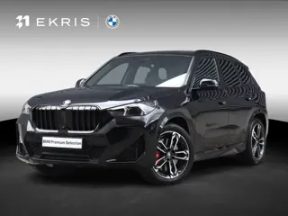 BMW X1 sDrive20i | M Sportpakket Pro | Panodak | Trekhaak | Head-Up | Elektr. Stoelen | Driving Assi
