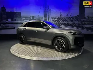 Volkswagen T-Roc 1.5 eTsi R-Line First Edition *Led*Camera*