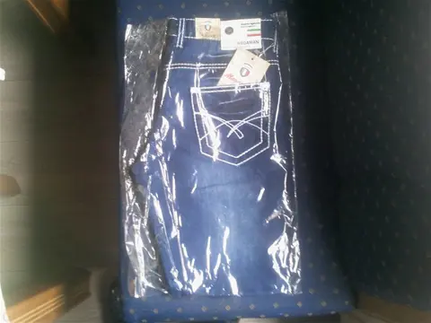 MOOIE GOEDKOPE JEANS (NIEUW)
