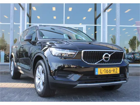 Volvo XC40 T2 130PK Automaat Momentum | Org. NL | AppleCarplay | PDC Achter | Climate Control | Lede