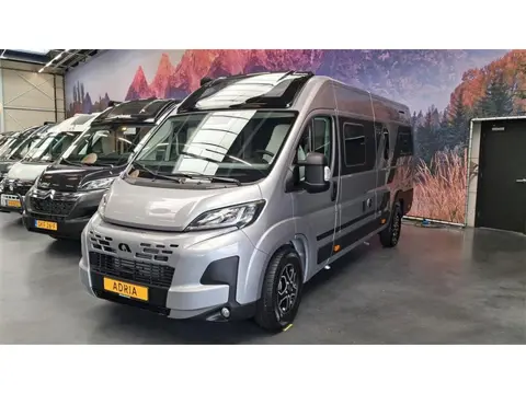 Adria Twin 640 SLB 60 YEAR (bj 2026, automaat)