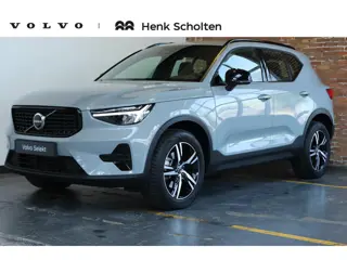 Volvo XC40 B4 Plus Dark | Elektrisch Verstelbare Voorstoelen | Stoel + Stuurverwarming | Pilot Assis