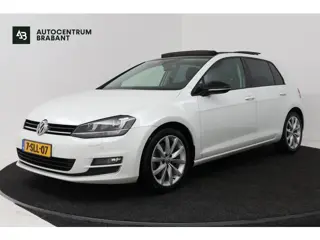 Volkswagen Golf 1.4 TSI ACT Highline (PANORAMADAK, TREKHAAK, CAMERA, STOELVERWARMING, NAVIGATIE, PAR