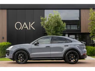 Porsche Cayenne Coupé 3.0 E-Hybrid | SportDesign | Panorama | Leder | ACC | Trekhaak | 22"LM | Soft 