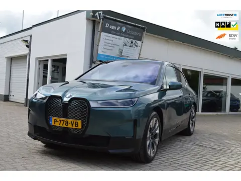 BMW IX XDrive40 High Executive/1 Eig./Trekhaak/harman kardon/massage-koeling