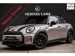 Mini 5-Deurs 1.5 Cooper Business Edition 136PK|Pano|Ambiance|Keyless|Sport Green|Full Led|Carplay|St