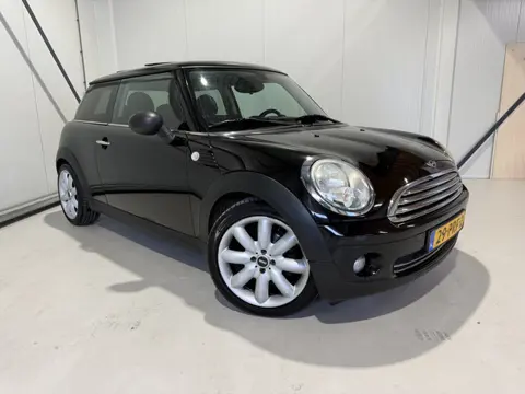 MINI Mini 1.4 One Salt. Half leer,Panoramadak,17". Aub goed lezen!