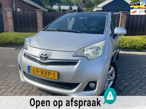Toyota Verso-S 1.3 VVT-i Aspiration AUTOMAAT HOGE INSTAP NAVI