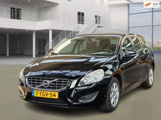 Volvo V60 1.6 T4 Kinetic AUT CRUISE LEDER NAVI PDC TREKHAAK