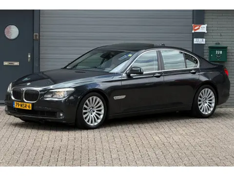 BMW 7-serie 750i High Executive - Lees Tekst !!