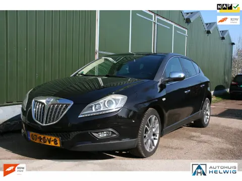 Lancia Delta 1.4 M.air Platino, LEER, AIRCO, NAVIGATIE, PANORAMADAK