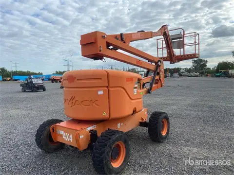 Skyjack SJ46AJ 4WD Diesel Articulating Boom Lift (bj 2015)