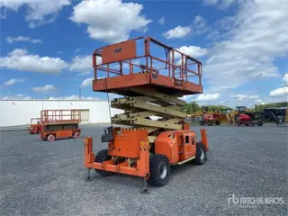 JLG 4394RT 4x4 Diesel Scissor Lift (bj 2015)