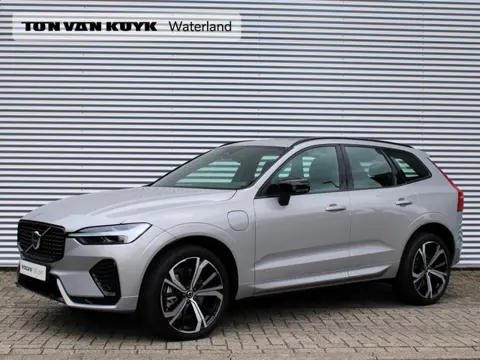 Volvo XC60 2.0 T6 Plug-in hybrid AWD Plus Dark Automaat / Panoramadak / 21" velgen / Trekhaak / Spor