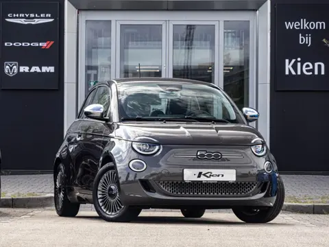 Fiat 500E Icon Edition 42 kWh | Stoelverwarming | LM velgen | Navigatie | Apple CarPlay |