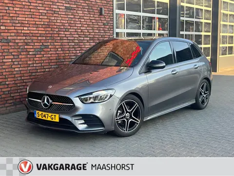 Mercedes-Benz B-klasse 180 AMG Line VirtualCockpit/AchteruitrijCam./ParkAssist/Pano/Clima/Cruise/Sto