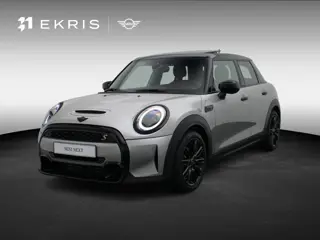 MINI 5-deurs Cooper S Classic + Essence Pack + Stuurwielrand Verwarmd + Panoramadak + Harman Kardon 