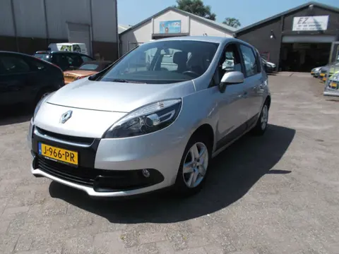 Renault Scénic 1.6 Dynamique airco navigatie