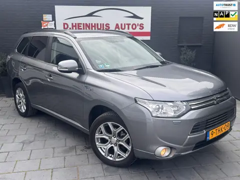 Mitsubishi Outlander 2.0 PHEV instyle+ |RIJD PERFECT|