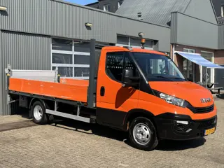Iveco Daily 35C14 2.3 375 Laadklep 500kg Trekhaak 3500kg trekgewicht Airco 2-Persoons Open laadbak P